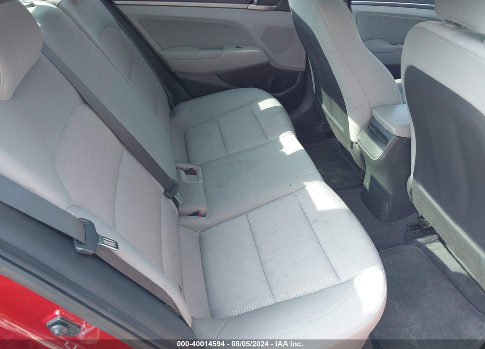 2017 HYUNDAI ELANTRA SE VIN: 5NPD84LF4HH042719