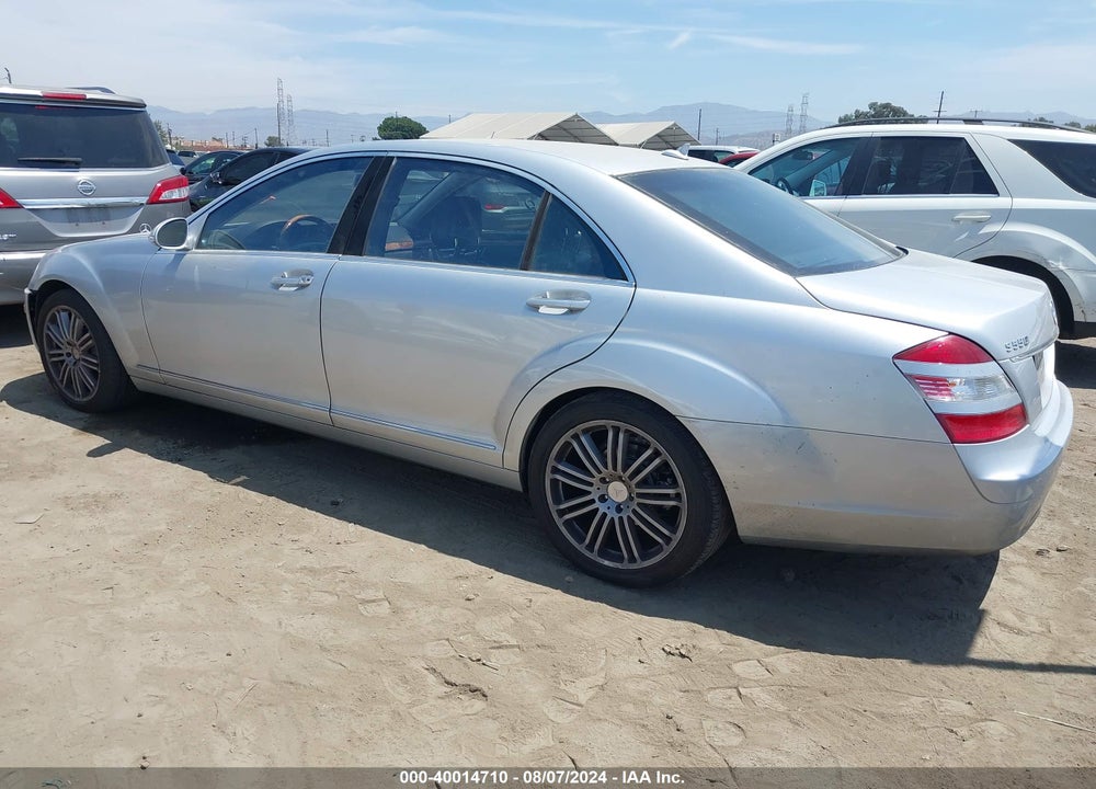 2009 MERCEDES-BENZ S 550 VIN: WDDNG71X99A261582