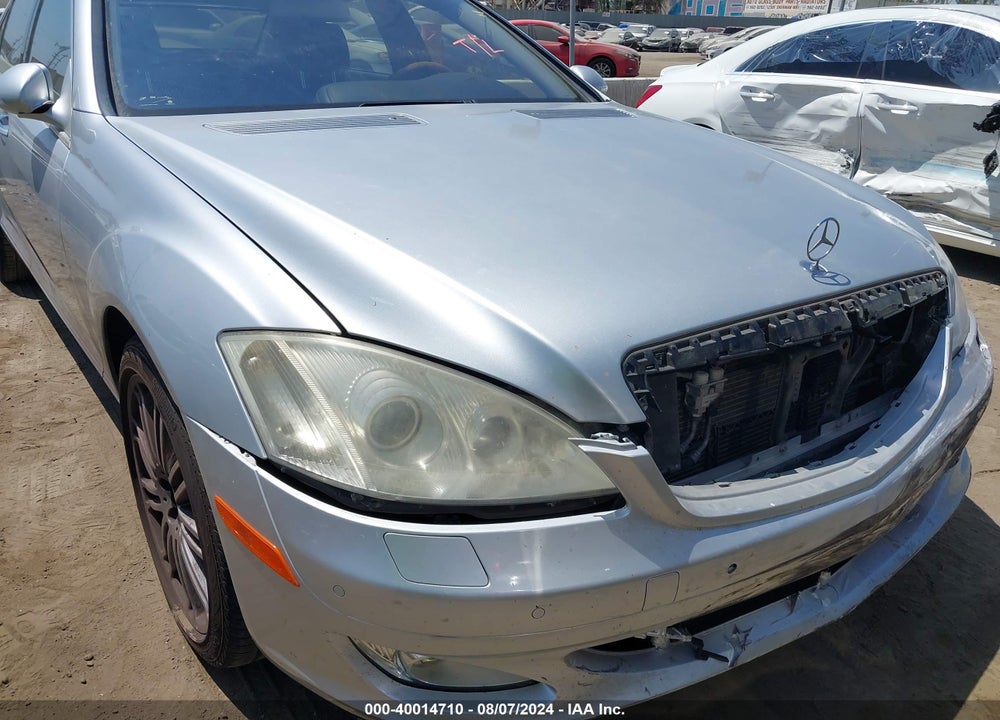 2009 MERCEDES-BENZ S 550 VIN: WDDNG71X99A261582