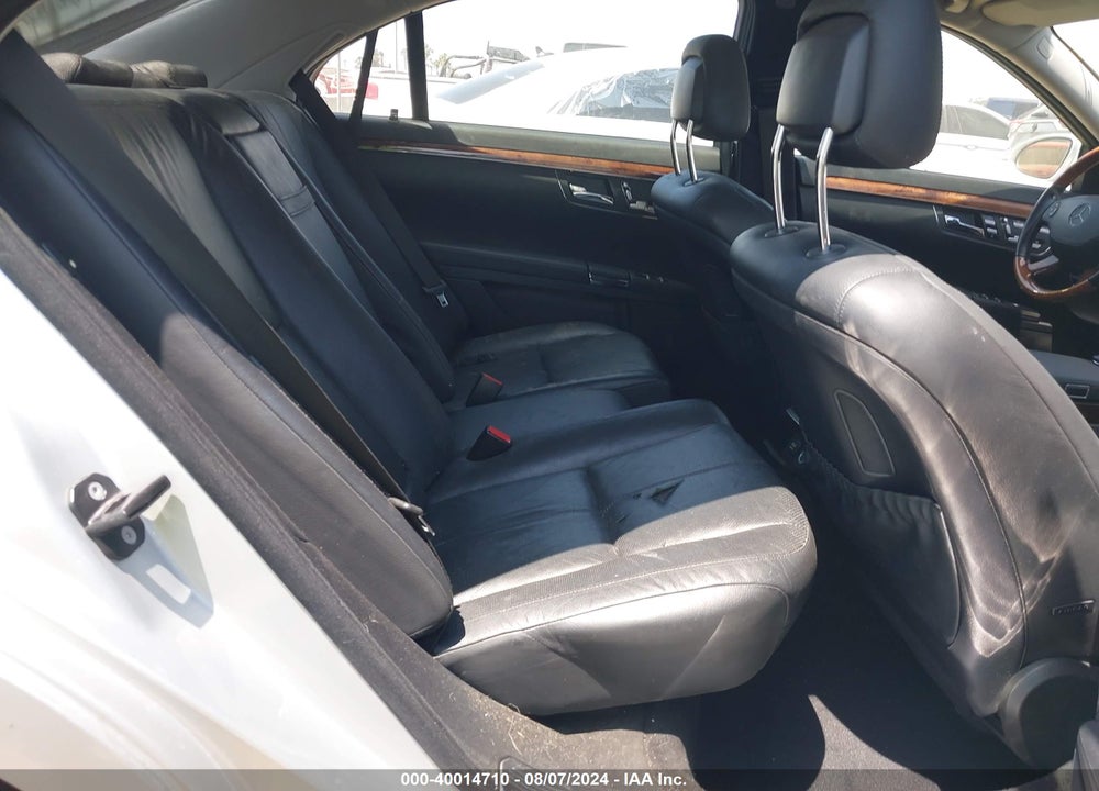 2009 MERCEDES-BENZ S 550 VIN: WDDNG71X99A261582