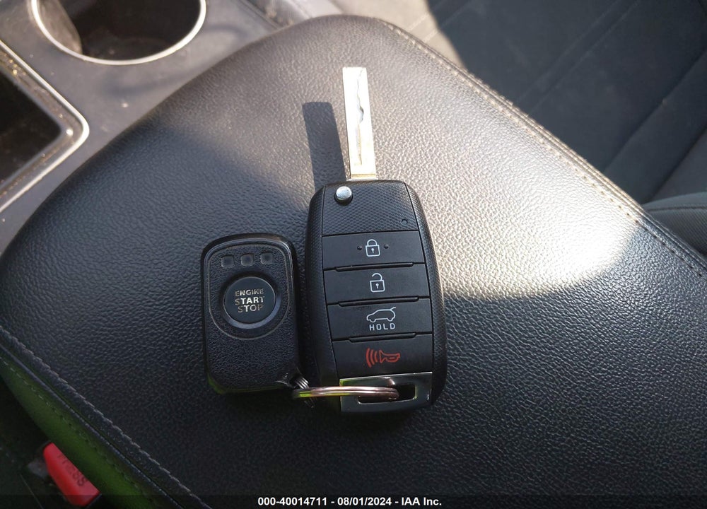 2017 KIA SORENTO 2.4L LX VIN: 5XYPGDA30HG199521