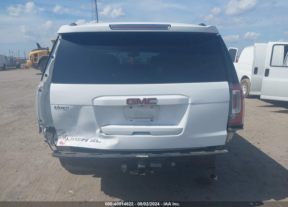 2015 GMC YUKON XL 1500 SLT VIN: 1GKS1HKC6FR149582