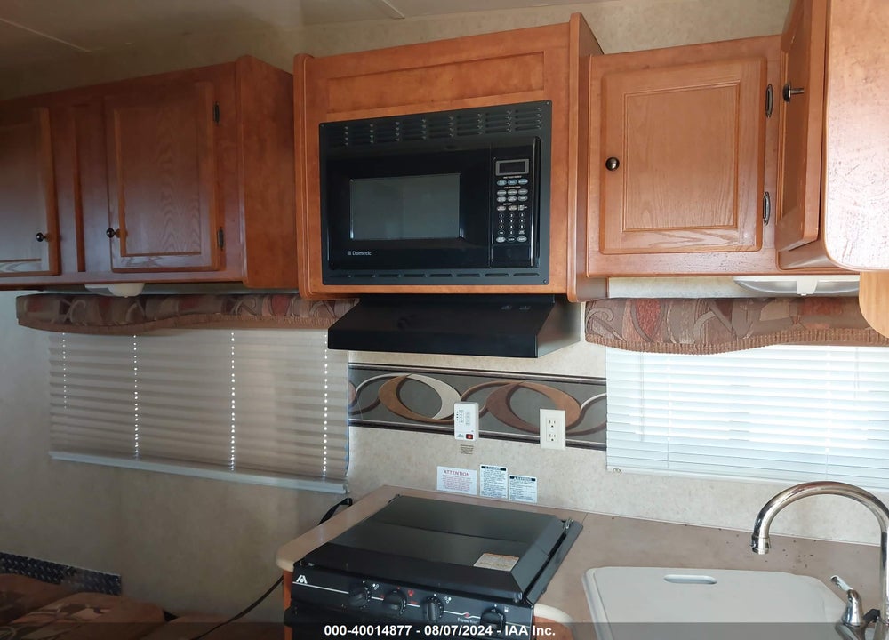 2011 NOMAD 240 VIN: 1SE200L2XBC000393
