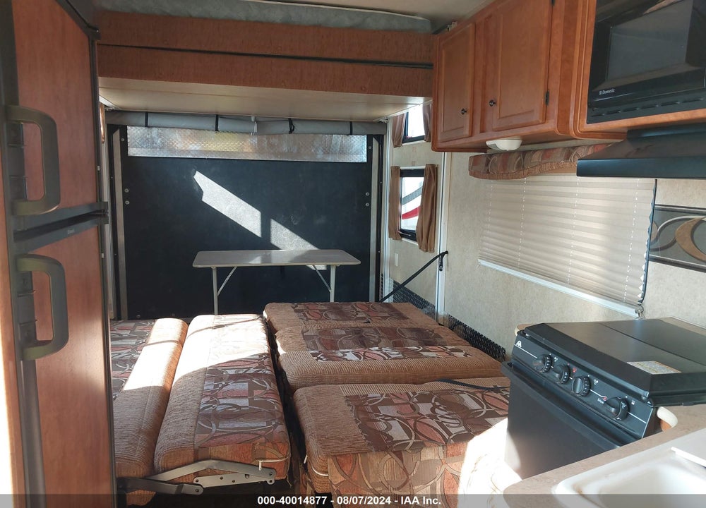 2011 NOMAD 240 VIN: 1SE200L2XBC000393