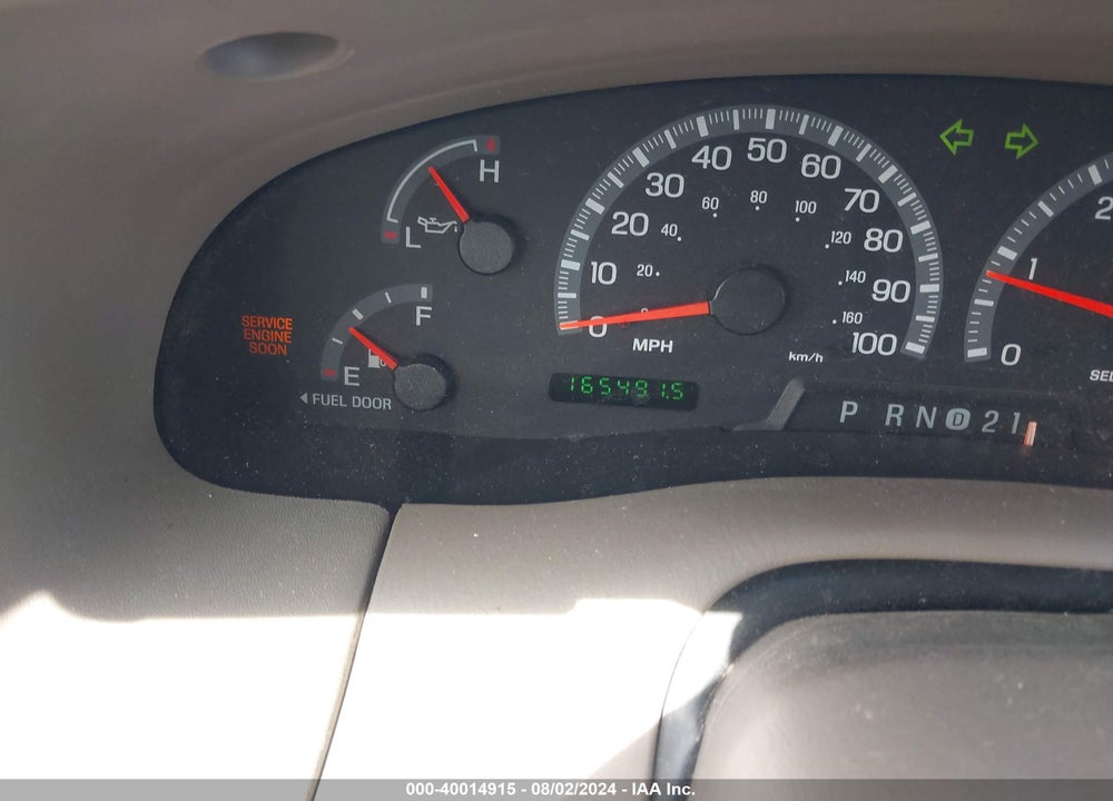 2002 FORD EXPEDITION XLT VIN: 1FMRU15W22LA98458
