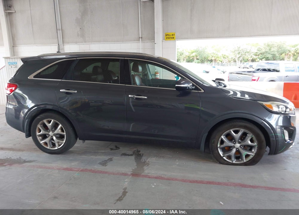 2017 KIA SORENTO 3.3L SX VIN: 5XYPK4A58HG284302