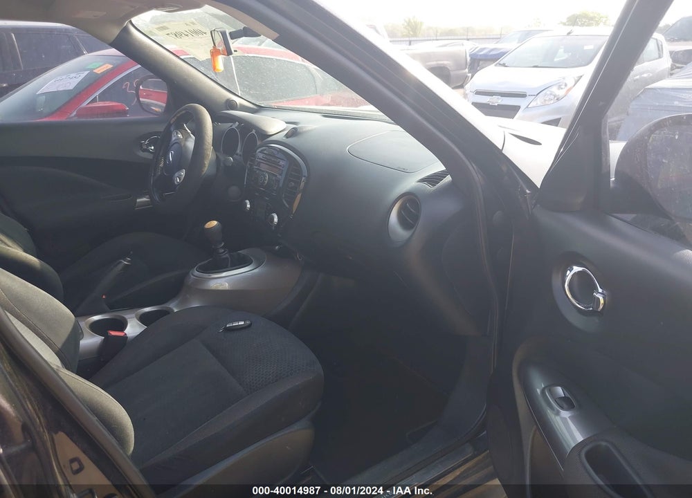 2011 NISSAN JUKE SV VIN: JN8AF5MR5BT004317