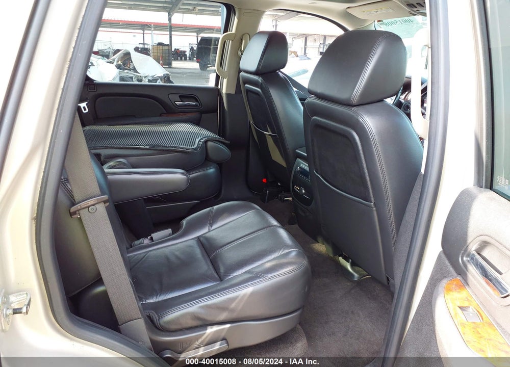 2007 CHEVROLET TAHOE LTZ VIN: 1GNFC13J57J398426