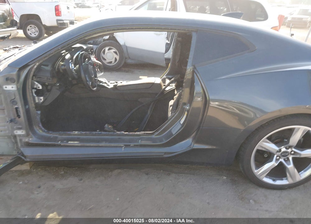 2018 CHEVROLET CAMARO VIN: 1G1FH1R75J0107838