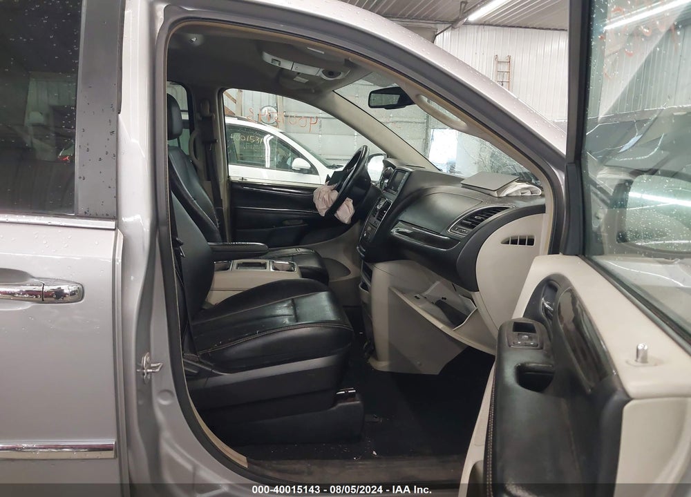 2015 CHRYSLER TOWN & COUNTRY VIN: 2C4RC1BG4FR583234