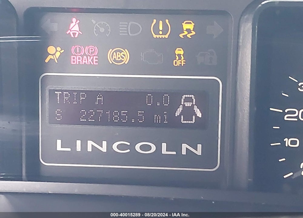 2014 LINCOLN NAVIGATOR VIN: 5LMJJ2H59EEL08963