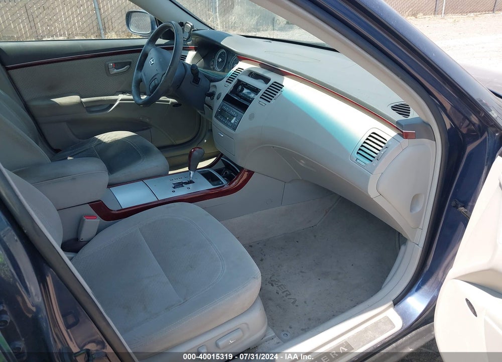 2006 HYUNDAI AZERA LIMITED/SE VIN: KMHFC46F86A137187
