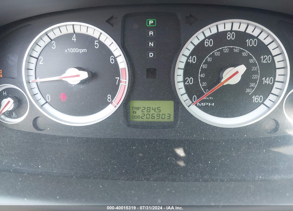 2006 HYUNDAI AZERA LIMITED/SE VIN: KMHFC46F86A137187