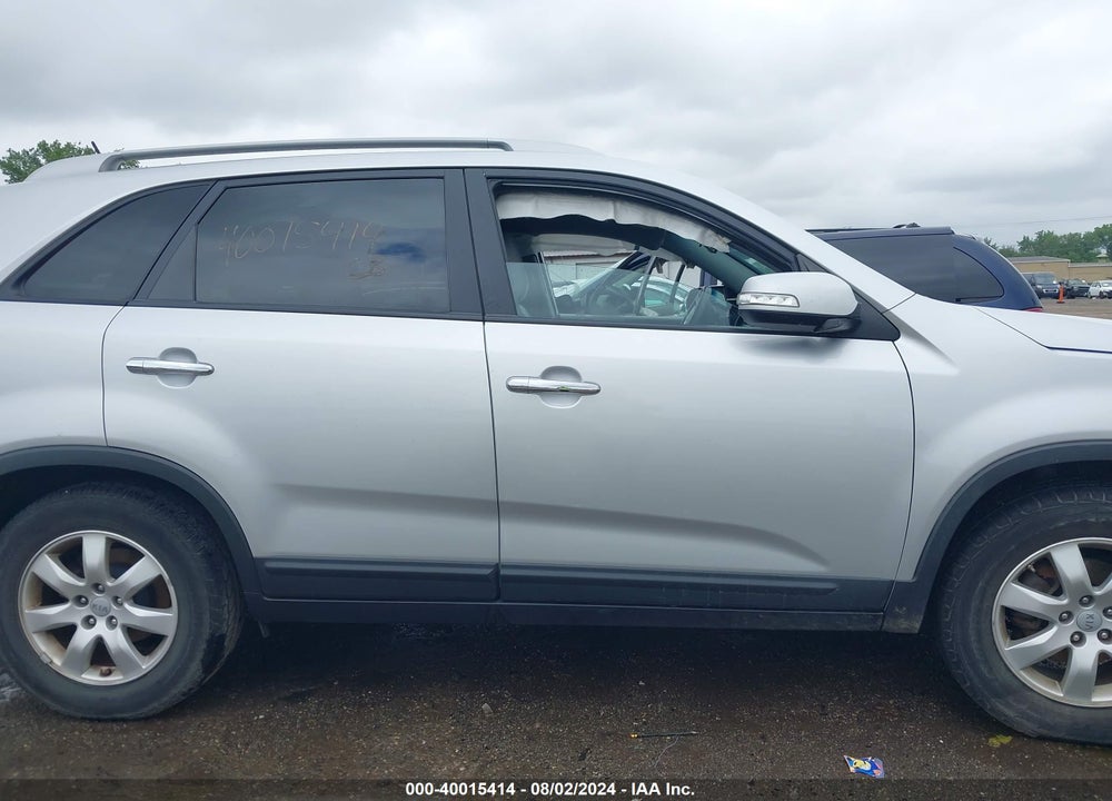 2012 KIA SORENTO LX V6 VIN: 5XYKT4A29CG249581