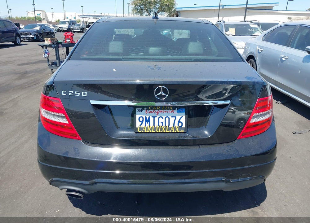 2014 MERCEDES-BENZ C 250 LUXURY/SPORT VIN: WDDGF4HBXEA965191