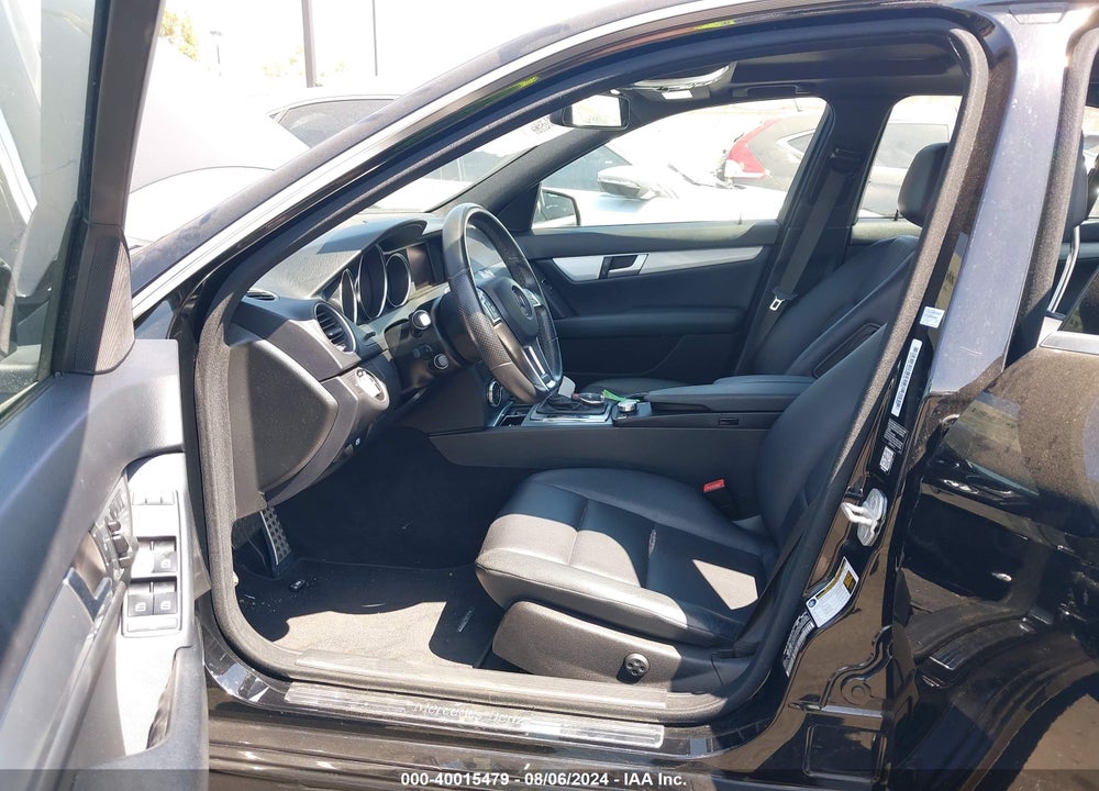 2014 MERCEDES-BENZ C 250 LUXURY/SPORT VIN: WDDGF4HBXEA965191