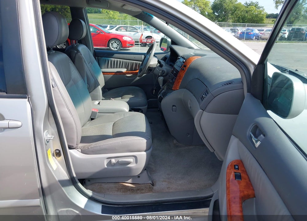 2008 TOYOTA SIENNA XLE VIN: 5TDZK22C58S172408