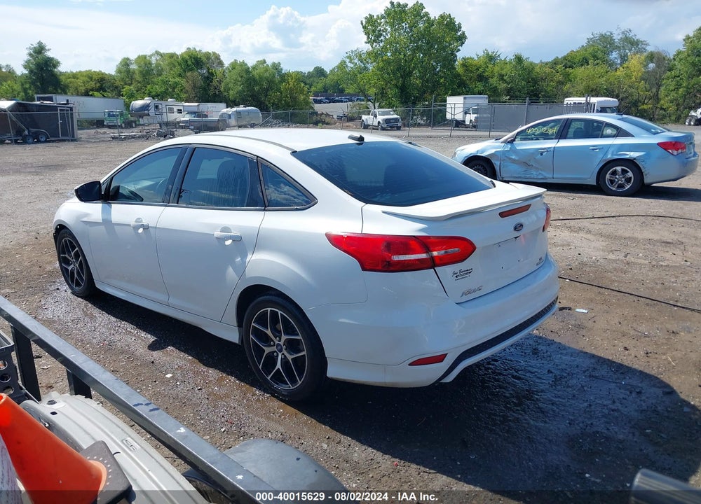 2015 FORD FOCUS SE VIN: 1FADP3F20FL292527