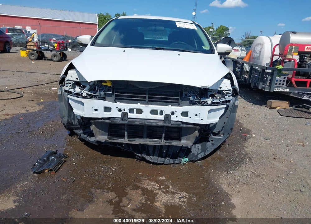 2015 FORD FOCUS SE VIN: 1FADP3F20FL292527