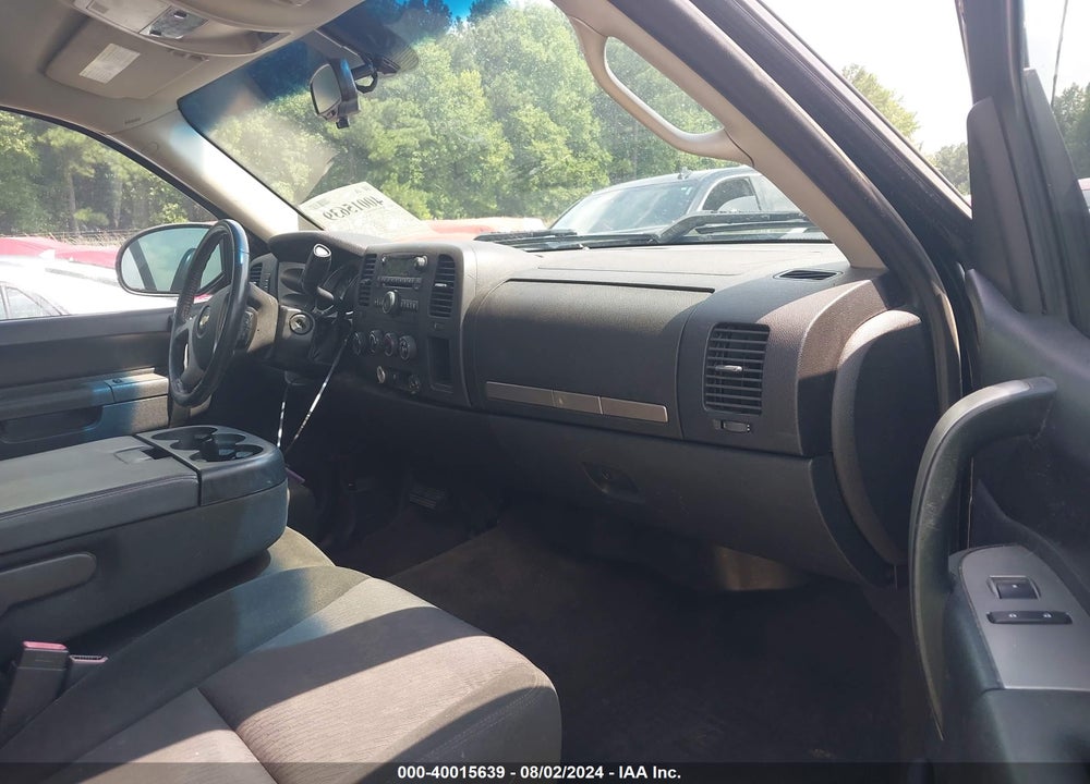 2011 CHEVROLET SILVERADO 1500 LT VIN: 1GCNKSE03BZ387212