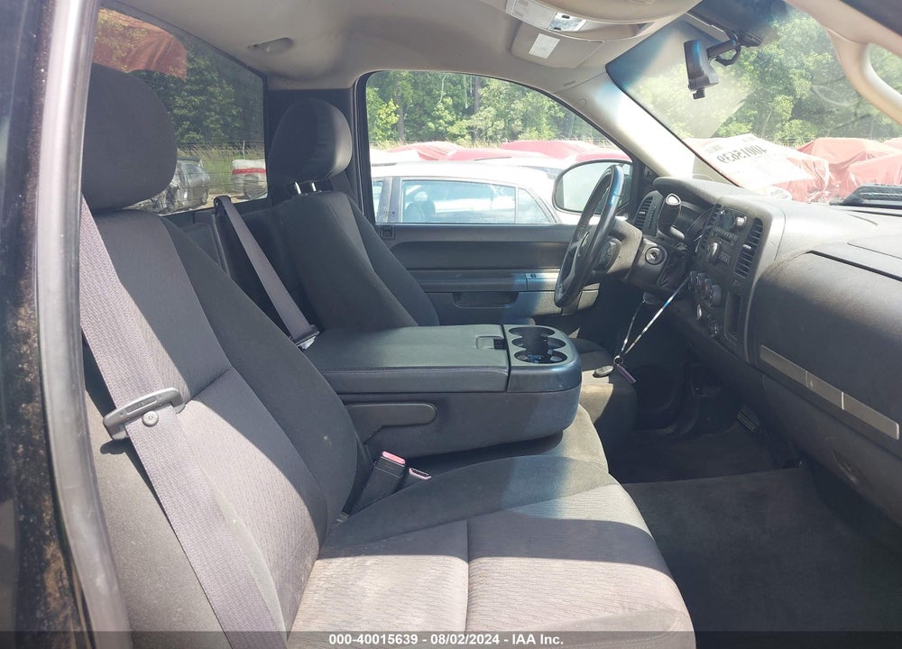 2011 CHEVROLET SILVERADO 1500 LT VIN: 1GCNKSE03BZ387212
