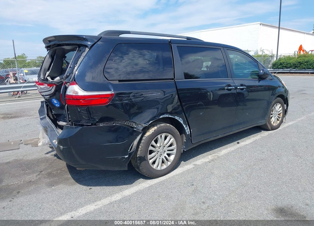 2017 TOYOTA SIENNA XLE 8 PASSENGER VIN: 5TDYZ3DC2HS805893