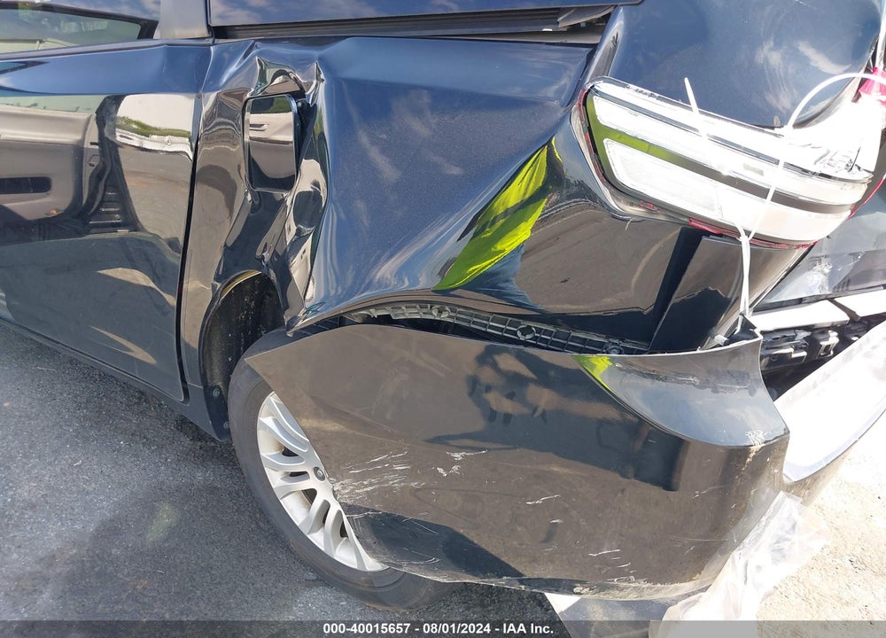 2017 TOYOTA SIENNA XLE 8 PASSENGER VIN: 5TDYZ3DC2HS805893