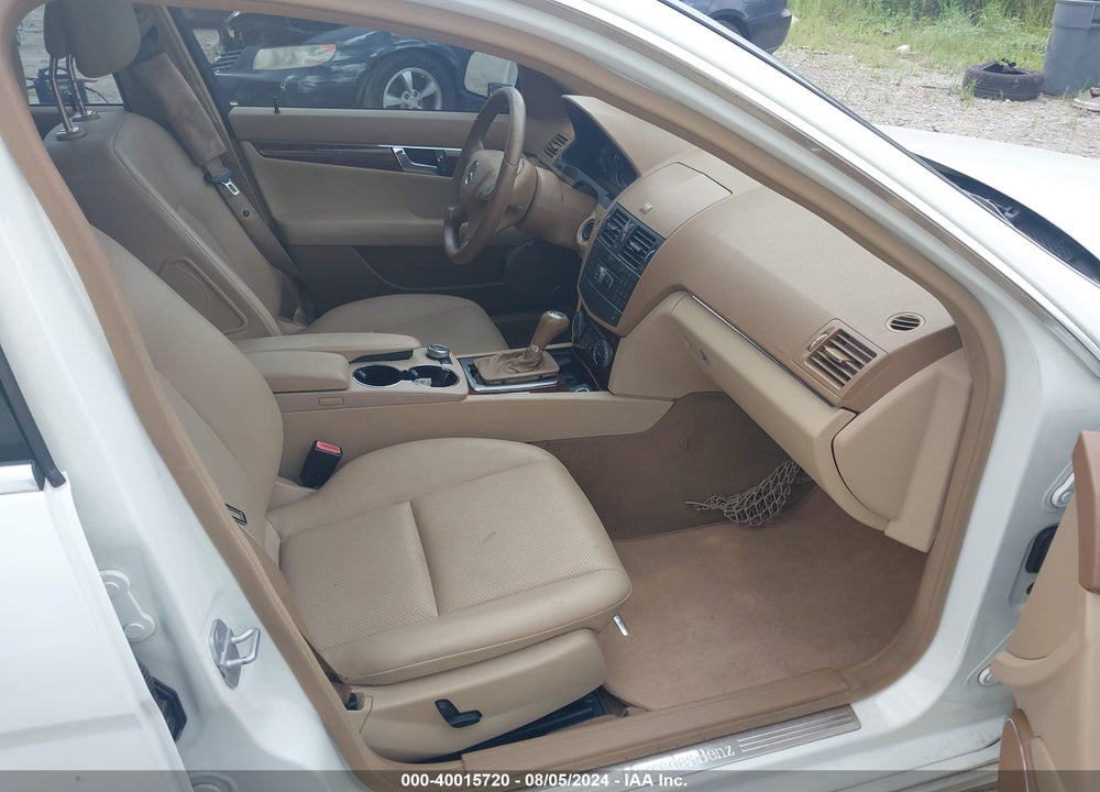 2008 MERCEDES-BENZ C 300 VIN: WDDGF54X38F064744