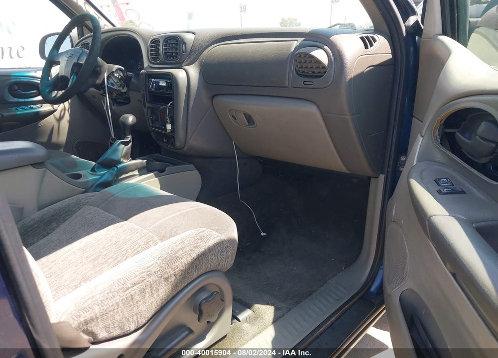 2002 CHEVROLET TRAILBLAZER LS VIN: 1GNDS13S322392579