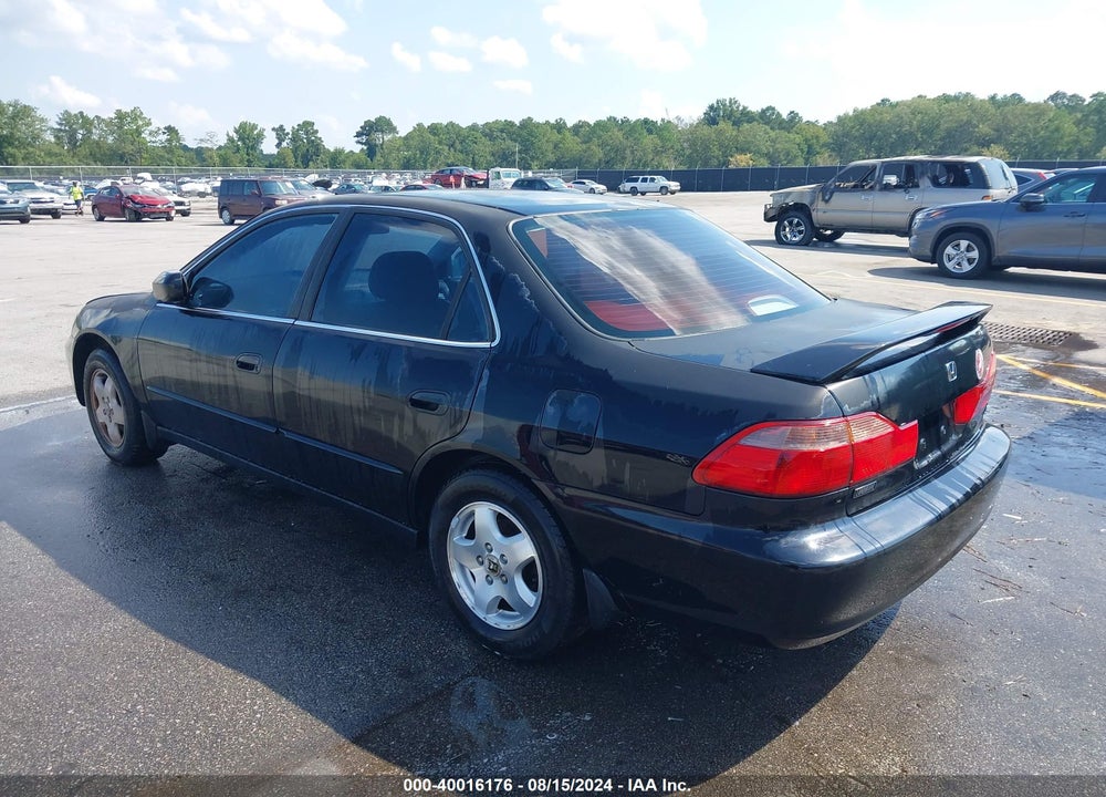 2000 HONDA ACCORD 3.0 EX VIN: 1HGCG1657YA039984