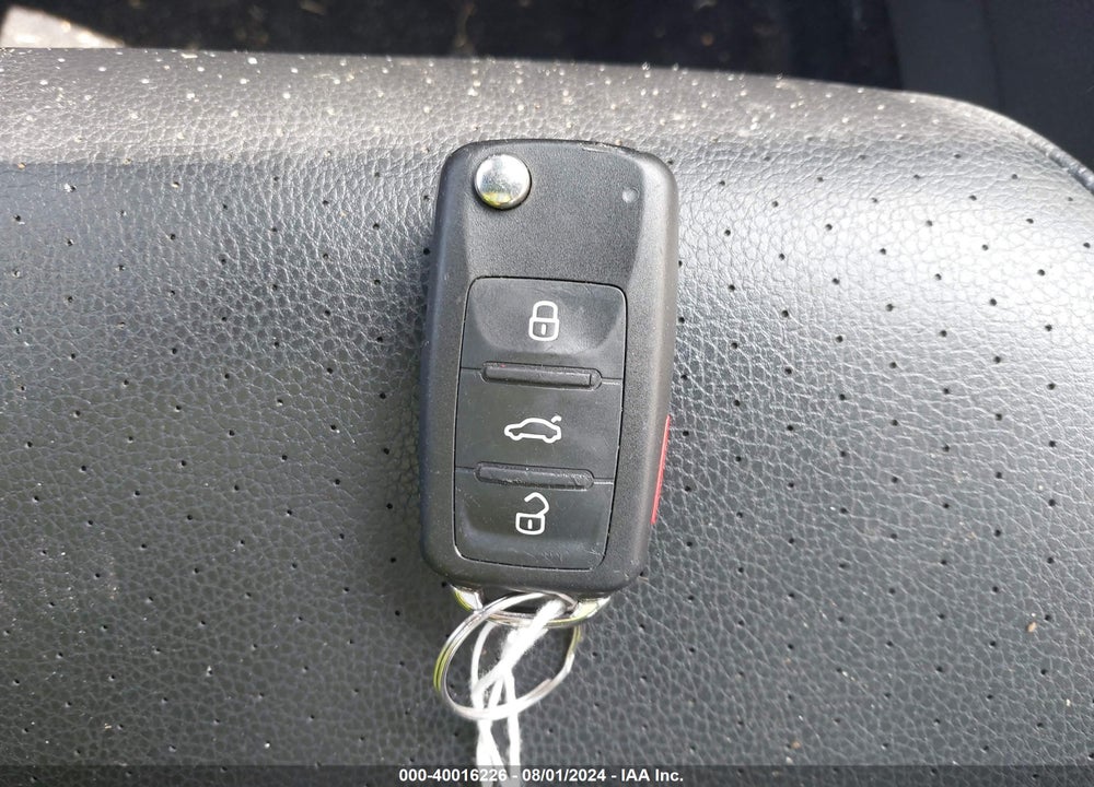 2017 VOLKSWAGEN JETTA 1.4T SE VIN: 3VWDB7AJXHM376593