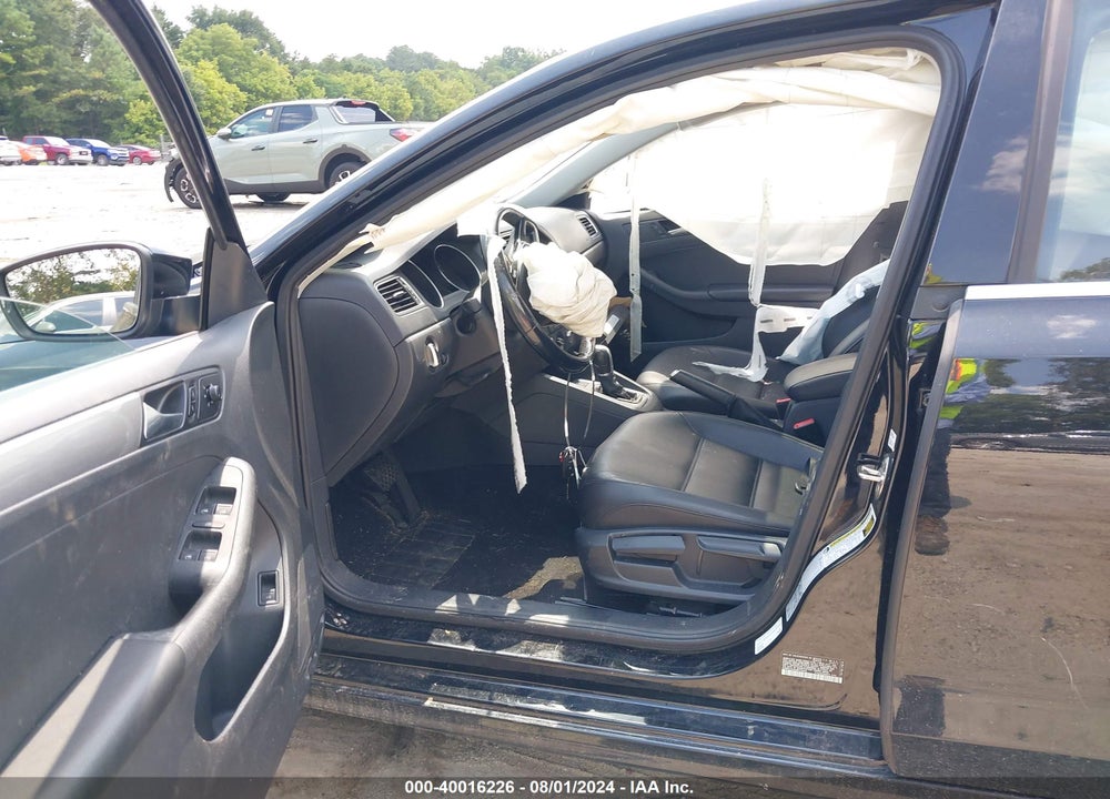 2017 VOLKSWAGEN JETTA 1.4T SE VIN: 3VWDB7AJXHM376593