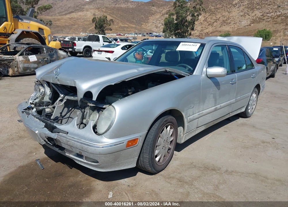 2000 MERCEDES-BENZ E 320 VIN: WDBJF65J7YB026519