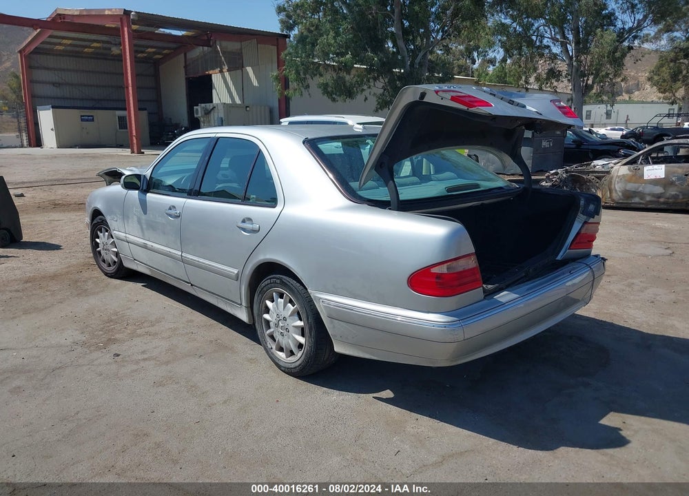 2000 MERCEDES-BENZ E 320 VIN: WDBJF65J7YB026519