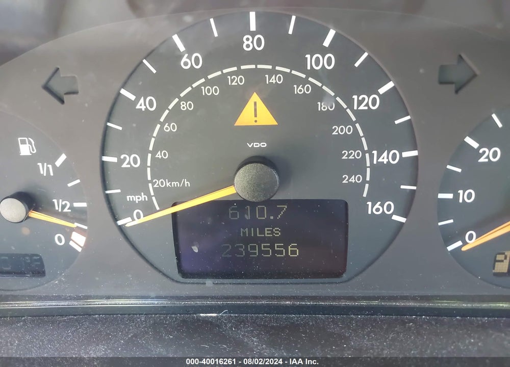 2000 MERCEDES-BENZ E 320 VIN: WDBJF65J7YB026519