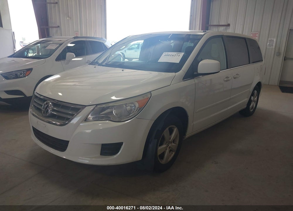 2010 VOLKSWAGEN ROUTAN SE VIN: 2V4RW3D12AR407583