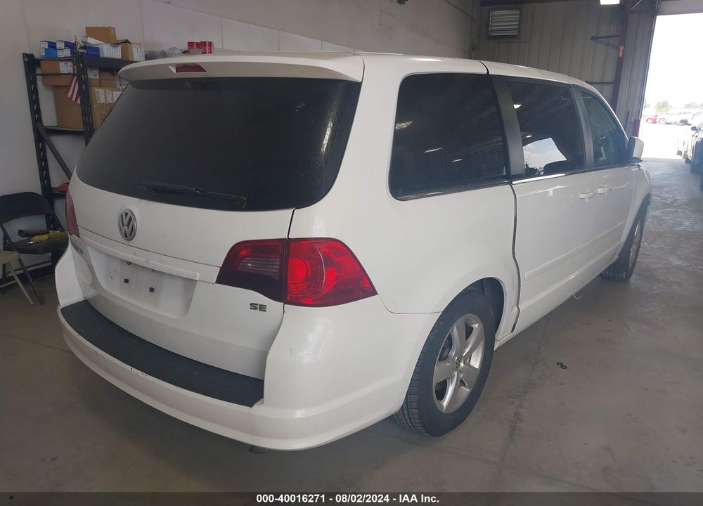 2010 VOLKSWAGEN ROUTAN SE VIN: 2V4RW3D12AR407583