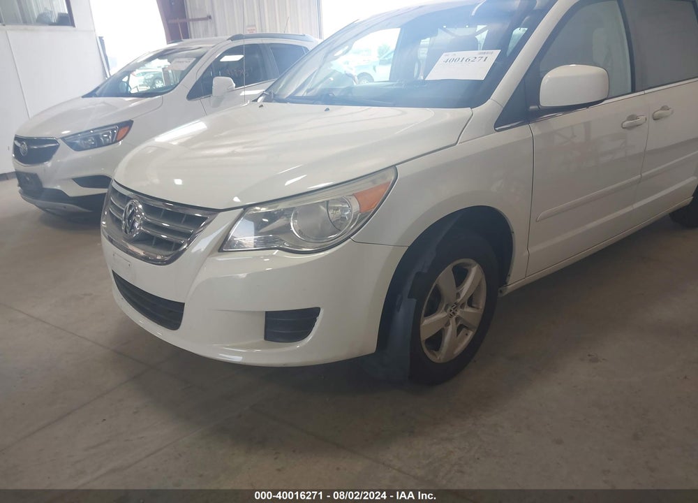 2010 VOLKSWAGEN ROUTAN SE VIN: 2V4RW3D12AR407583