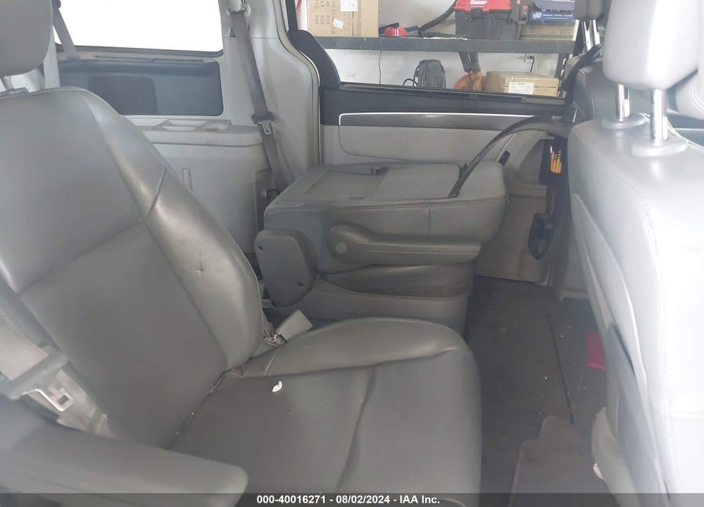 2010 VOLKSWAGEN ROUTAN SE VIN: 2V4RW3D12AR407583