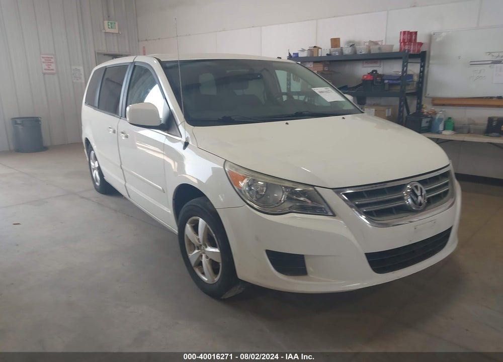2010 VOLKSWAGEN ROUTAN SE VIN: 2V4RW3D12AR407583