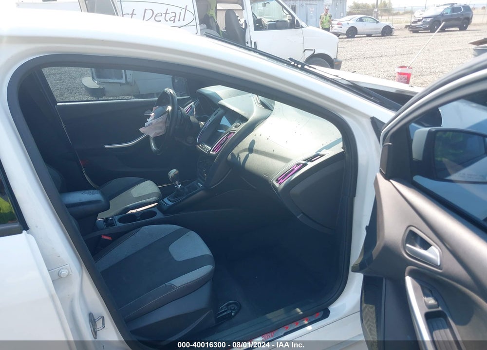 2014 FORD FOCUS ST VIN: 1FADP3L91EL164040