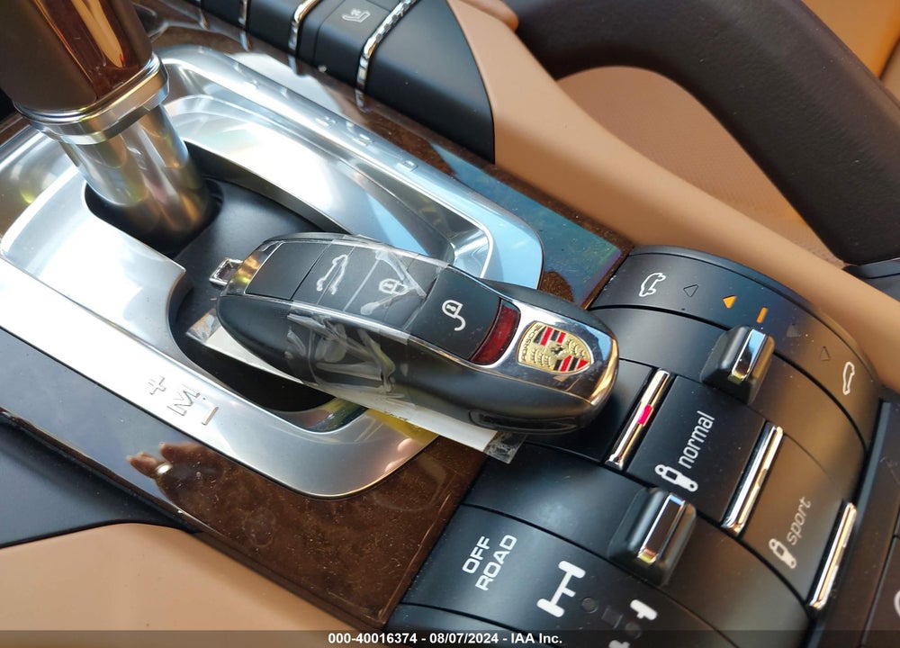 2014 PORSCHE CAYENNE GTS VIN: WP1AD2A28ELA76817
