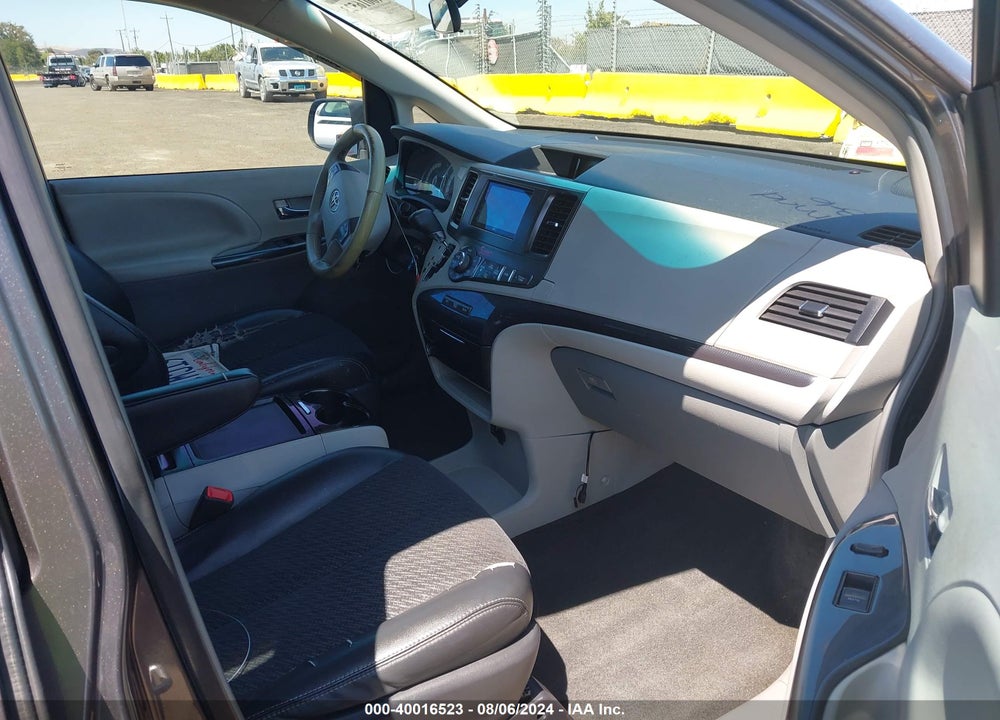 2011 TOYOTA SIENNA SE VIN: 5TDXK3DC9BS159534