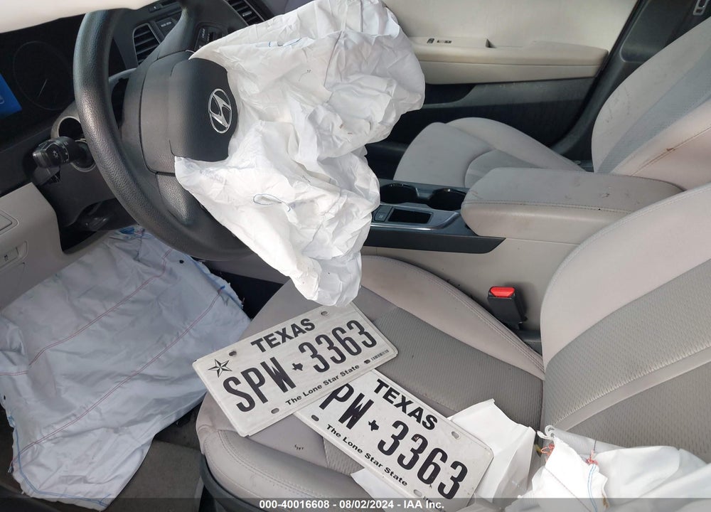2017 HYUNDAI SONATA VIN: 5NPE24AF8HH584267
