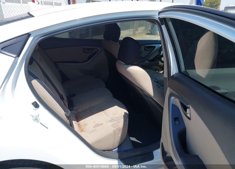 2015 HYUNDAI ELANTRA SE VIN: 5NPDH4AE8FH590925