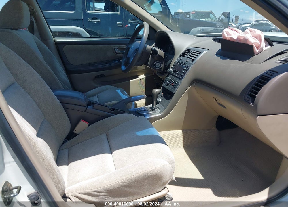 2002 NISSAN MAXIMA GXE VIN: JN1DA31D52T453472
