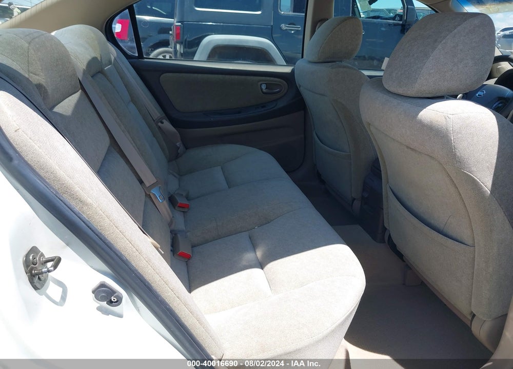 2002 NISSAN MAXIMA GXE VIN: JN1DA31D52T453472