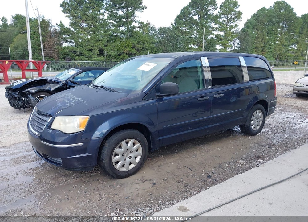 2008 CHRYSLER TOWN & COUNTRY LX VIN: 2A8HR44H58R628663