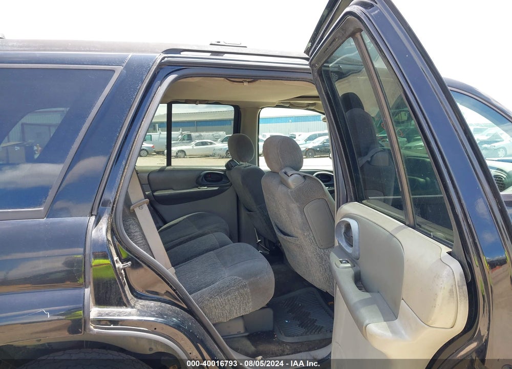 2002 CHEVROLET TRAILBLAZER LS VIN: 1GNDS13S322504149