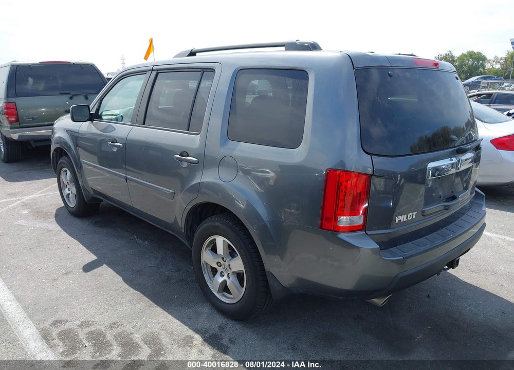 2011 HONDA PILOT EX-L VIN: 5FNYF3H55BB018713